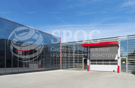 Промышленные ворота с панорамным остеклением Doorhan ISD02 (2400х5200)
