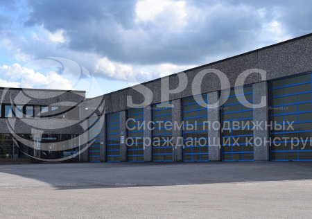 Промышленные ворота с панорамным остеклением Doorhan ISD02 (4400х5200)